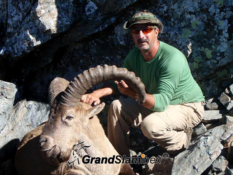 Mid-Caucasian-Tur-Hunting-in-Russia